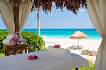 4 Außenpools, Cabañas (kostenlos), Sonnenschirme