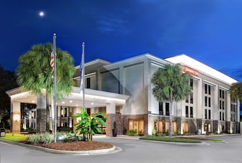 Free daily on-the-go breakfast