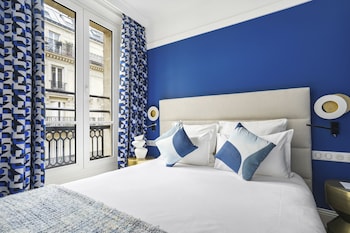 Premium Room, 1 Bedroom, Balcony | In-room safe, desk, laptop workspace, soundproofing