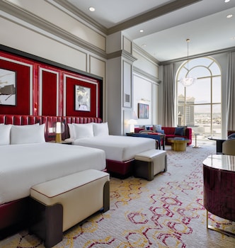 20 restaurants, lunch, dinner, brunch served; American cuisine