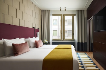 1 bedroom, premium bedding, down comforters, minibar