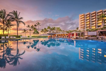 5 piscines extérieures, cabanas (supplément), parasols