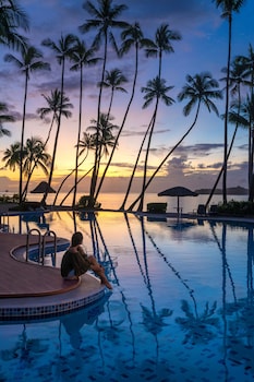 Private beach, white sand, free beach cabanas, sun loungers