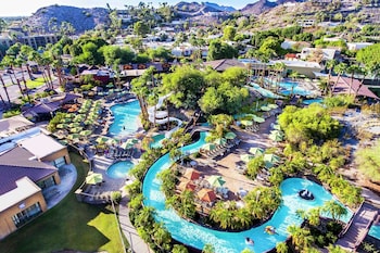 7 outdoor pools, pool umbrellas, sun loungers