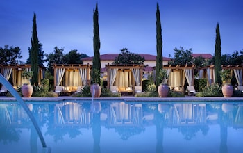 Couples treatment rooms, steam room, body treatments, aromatherapy