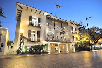 2 outdoor pools, pool umbrellas, sun loungers