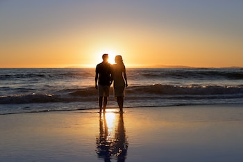 Breakfast, lunch, dinner served; local cuisine, ocean views 