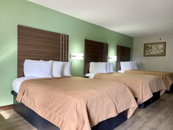 Desk, iron/ironing board, free WiFi, bed sheets