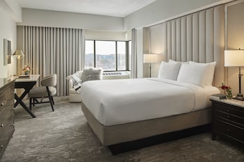 Fridge, microwave, coffee/tea maker, cookware/dishes/utensils