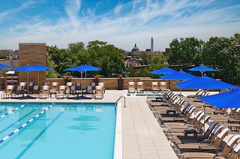 2 bares/lounges