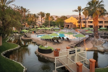 3 outdoor pools, open 8:00 AM to 10:00 PM, cabanas (surcharge)