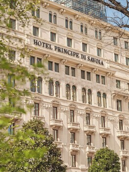 Suite presidencial, 1 cama King size | Edredón, minibar, caja de seguridad en la habitación y escritorio