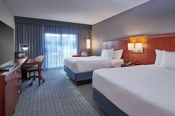 Full breakfast for a fee on weekdays