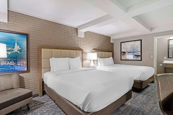 Camera Standard, 2 letti queen, accessibile ai disabili, frigorifero | Biancheria da letto di alta qualità, materassi a doppio strato