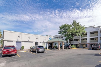 Habitación estándar, 2 camas Queen size, para no fumadores, refrigerador | Ropa de cama de alta calidad y camas con pillow-top