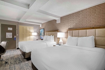 Standard Room, 2 Queen Beds, Accessible, Refrigerator