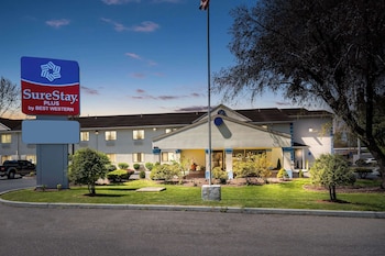 1 bedroom, premium bedding, in-room safe, desk