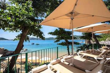 2 restaurants, breakfast, lunch, dinner served; Mexican cuisine