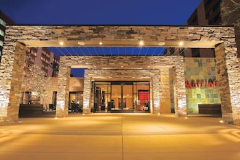 2 piscines a l'aire lliure