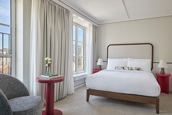 디럭스 더블룸 | 미니바, 객실 내 금고, 책상, 노트북 작업 공간