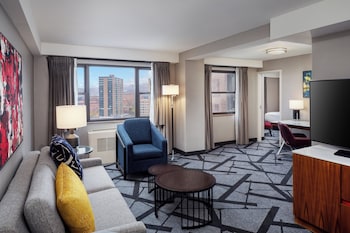 Breakfast, lunch, dinner served; American cuisine