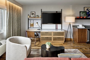 Bar-salon dans le hall