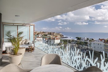 Salas de tratamiento para parejas, sauna y tina de hidromasaje 