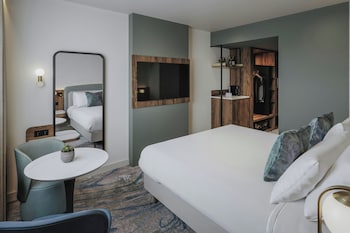 Minibar, in-room safe, individually decorated, individually furnished