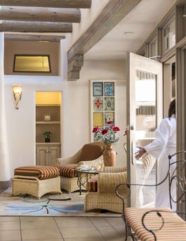 Suite, 1 King Bed | 1 bedroom, premium bedding, pillowtop beds, in-room safe
