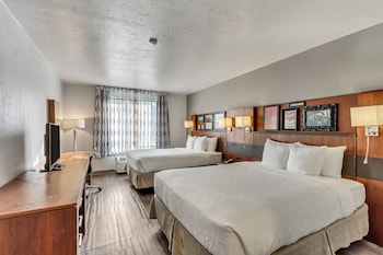 2 restaurants, American cuisine