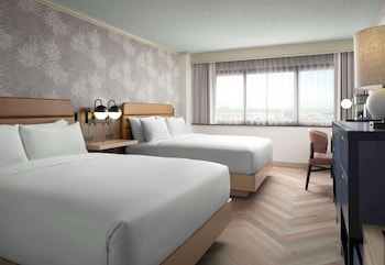 4 من المطاعم، حيث تُقدم وجبات الإفطار، العشاء، أطباق كاليفورنيا