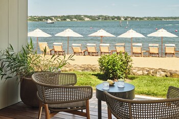 2 restaurantes; se sirven desayunos