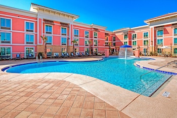 Outdoor pool, pool loungers
