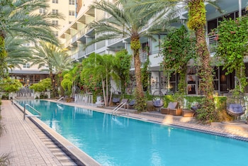 2 Außenpools, beheizter Pool, Cabañas (gegen Gebühr), Sonnenschirme