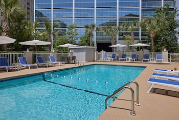 Enjoy stunning marina and river views from this high-rise hotel's corner location.