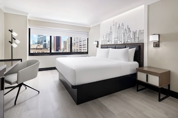 Suite, 1 King Bed (Living & Dining Area Manhattan Floor) | Premium bedding, pillowtop beds, in-room safe, desk