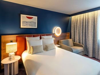 Daily buffet breakfast (EUR 20 per person)