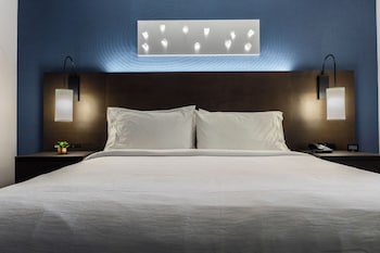 Dinner served, American cuisine