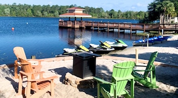 5 piscinas al aire libre, sombrillas, sillones reclinables de piscina