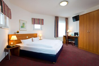 Daily buffet breakfast (EUR 17 per person)