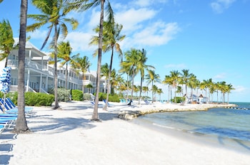 3 outdoor pools, sun loungers