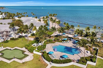 3 outdoor pools, sun loungers