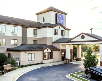 Free daily on-the-go breakfast