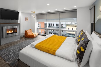 Executive Studio Suite | Mountain view