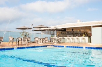 야외 수영장, 10:00 ~ 19:00 오픈, 수영장 파라솔, 일광욕 의자