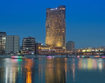 2 bars-salons, bar sur le toit