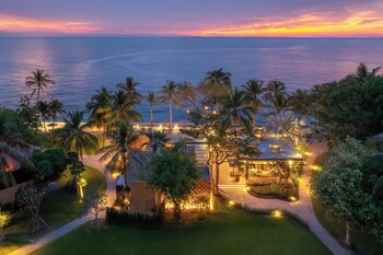 Deluxe Sea View Balcony | Premium bedding, free minibar items, in-room safe, desk