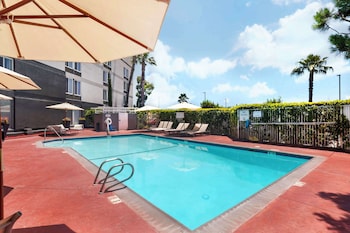 Desayuno de autoservicio incluido todos los días