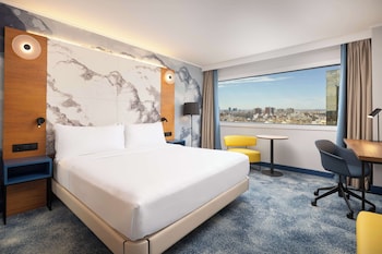 2 restaurants, breakfast, lunch, dinner served; Mediterranean cuisine