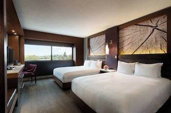 1 bedroom, premium bedding, pillowtop beds, in-room safe